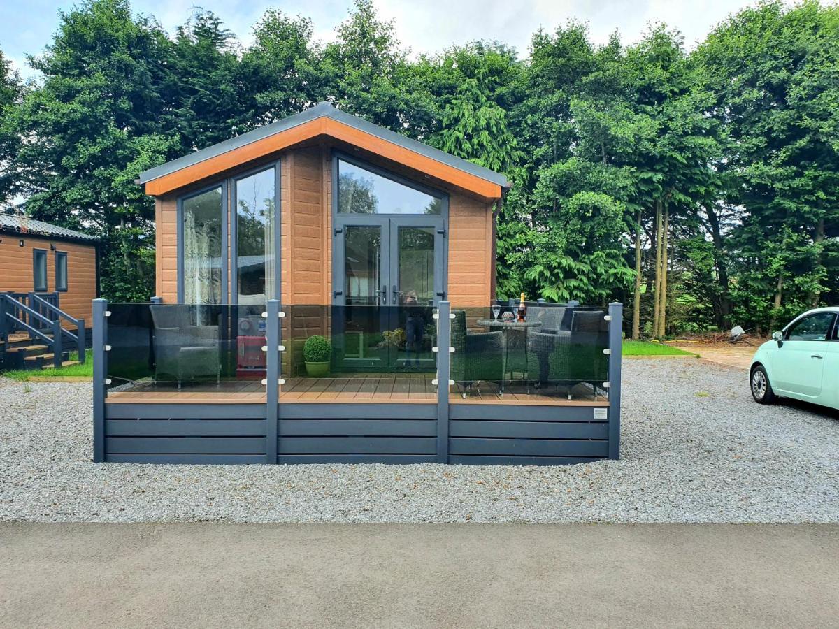 Grand Eagles Luxury Lodge, Auchterarder Perth Exteriör bild