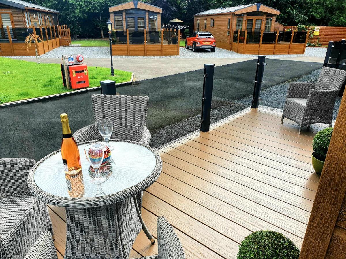 Grand Eagles Luxury Lodge, Auchterarder Perth Exteriör bild
