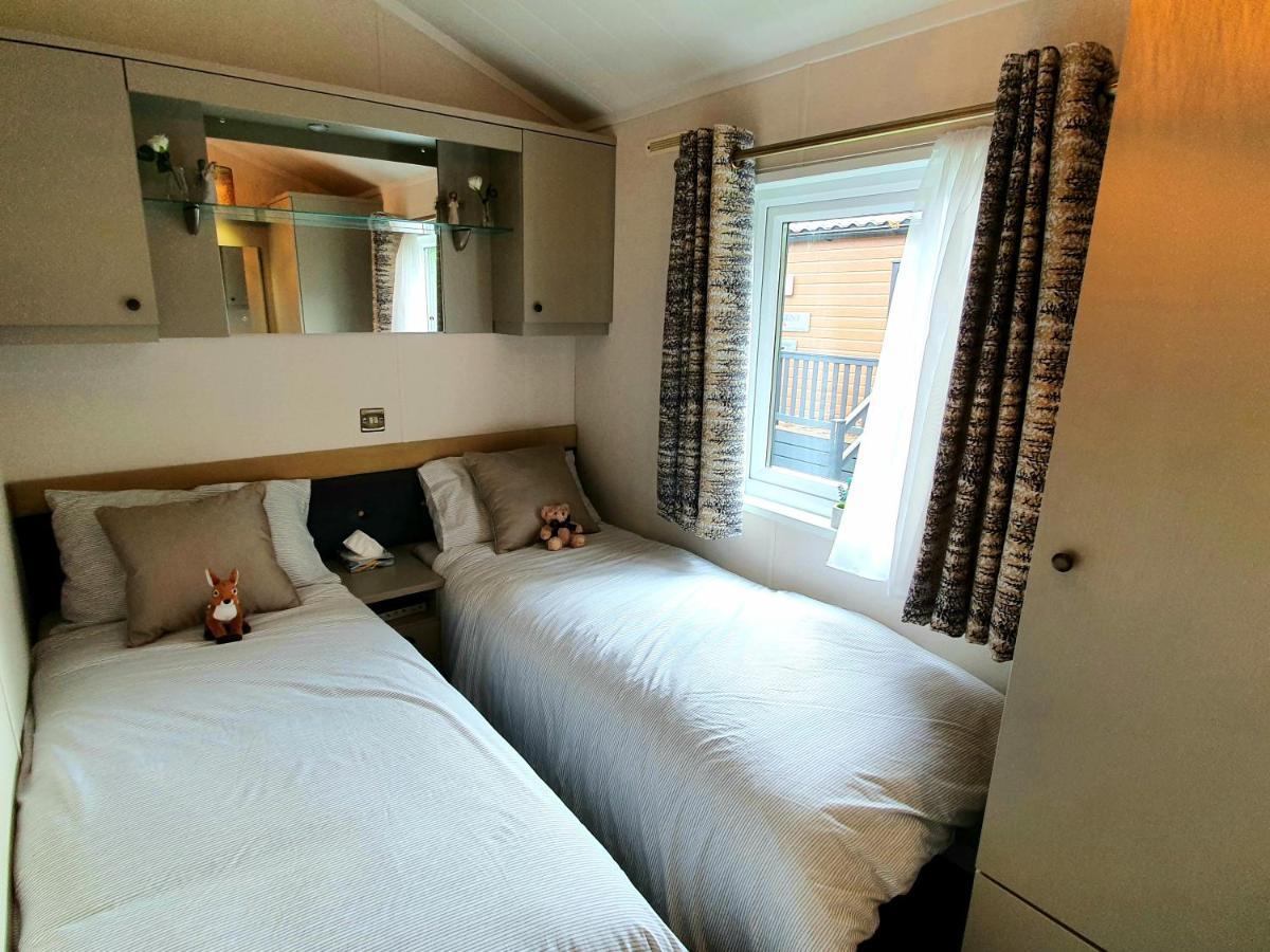 Grand Eagles Luxury Lodge, Auchterarder Perth Exteriör bild