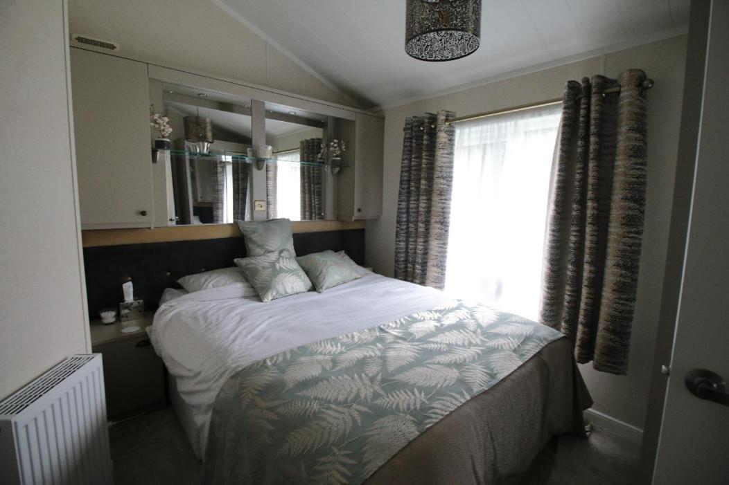 Grand Eagles Luxury Lodge, Auchterarder Perth Exteriör bild