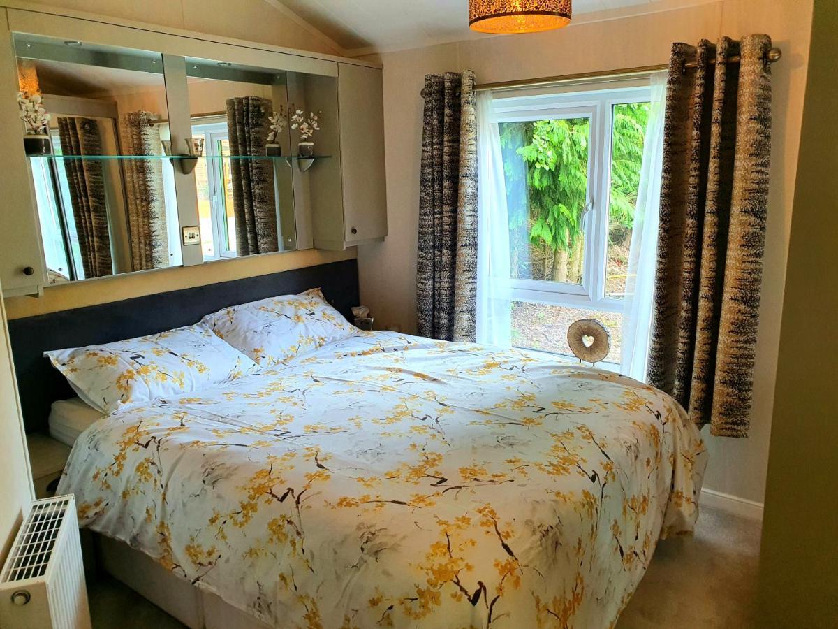Grand Eagles Luxury Lodge, Auchterarder Perth Exteriör bild