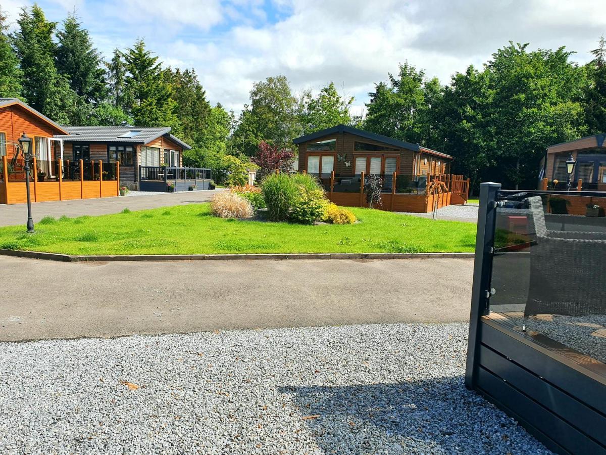 Grand Eagles Luxury Lodge, Auchterarder Perth Exteriör bild