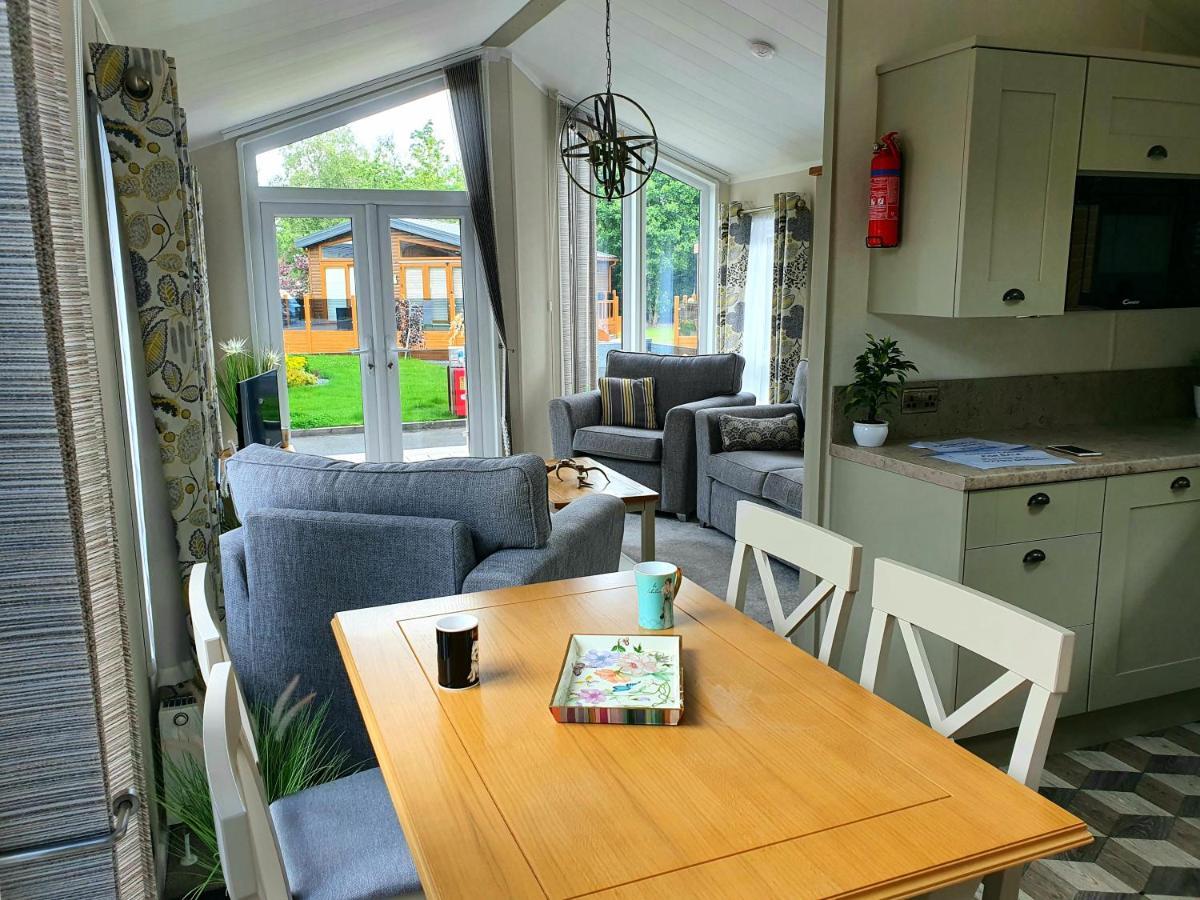 Grand Eagles Luxury Lodge, Auchterarder Perth Exteriör bild